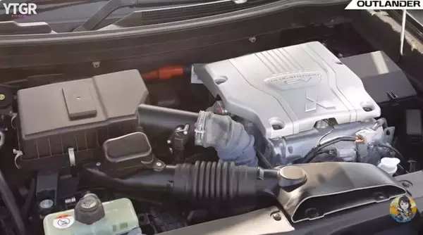 「200万円台で狙えるアウトランダーPHEV（2代目） 現行型が出た今が大チャンス!?」の画像