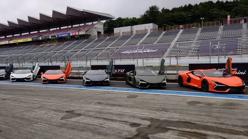 景色が止まる加速！ ランボルギーニのV12モデル「レヴエルト」の本気を試したら速すぎて脳みそがズレるかと思った