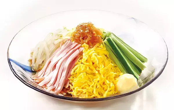 「大阪王将「冷やし中華」「冷やし担々麺」20円お得な餃子セットも」の画像