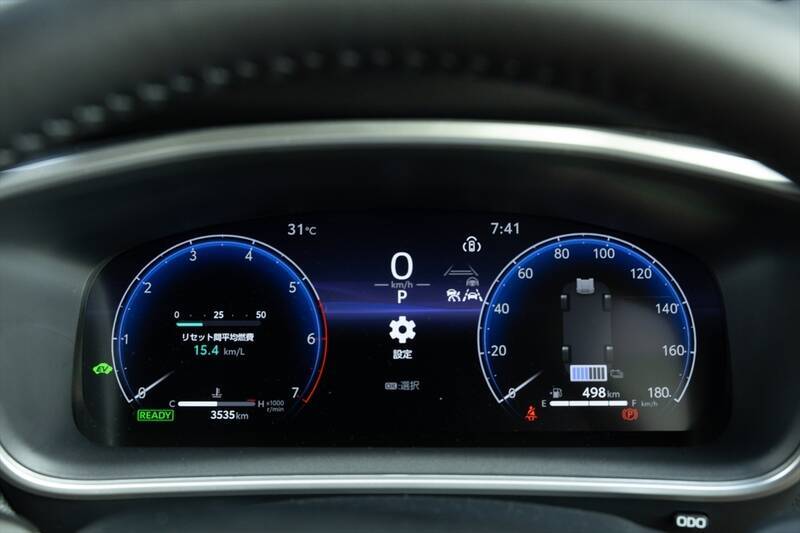 死角ナシの万能SUV！ マイチェン版トヨタ「カローラ クロス」に乗ってわかった“しっとり快適”の正体