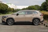 「死角ナシの万能SUV！ マイチェン版トヨタ「カローラ クロス」に乗ってわかった“しっとり快適”の正体」の画像3