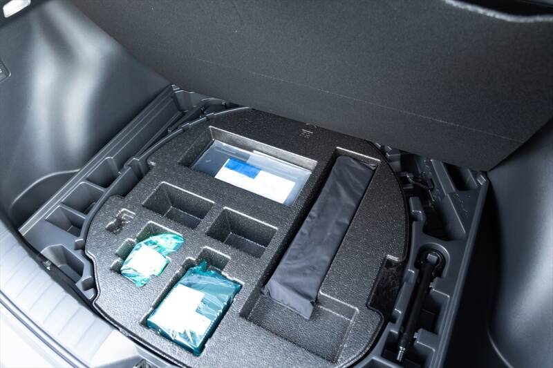 死角ナシの万能SUV！ マイチェン版トヨタ「カローラ クロス」に乗ってわかった“しっとり快適”の正体