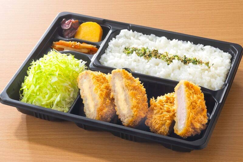 これはうまいやつ。5種チーズでコク際立つとろ～り濃厚チーズカツ