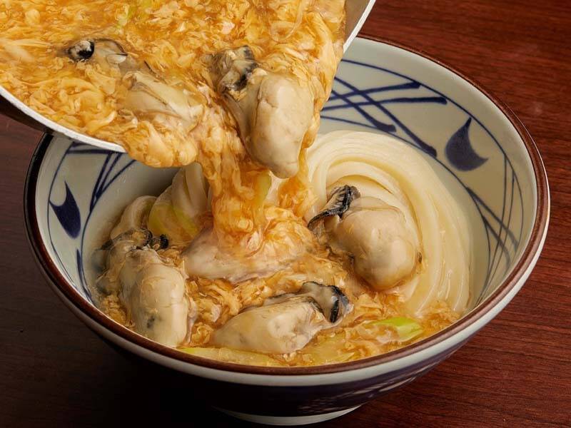 丸亀製麺「牡蠣たまあんかけうどん」ぷりぷりの広島県産浜ゆで牡蠣×6の贅沢感！