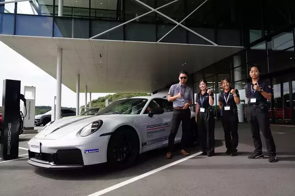 「え、これがハイブリッド!? ポルシェ「911 GTS」が“速さ”の常識をぶち壊しにきた！」の画像