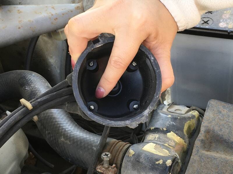 【旧車レストア】早くエンジンかけたい！ 素人が挑む三菱「ニューギャラン」のデスビポイント調整