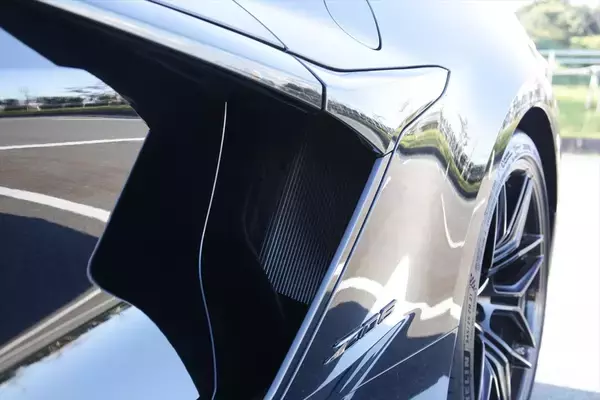 「コルベットの上位モデル「Z06」試乗！  圧倒的パワーのエンジンにシビれた」の画像