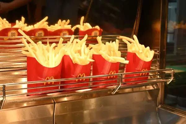 「「マックフライポテト」が最大130円引きに！13日間限定キャンペーンを開催」の画像