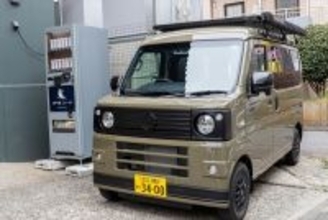 キャンピングカーより気軽でオシャレ！ 無骨なカスタマイズカーで楽しむ「大人の車中泊」