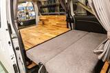 「キャンピングカーより気軽でオシャレ！ 無骨なカスタマイズカーで楽しむ「大人の車中泊」」の画像9