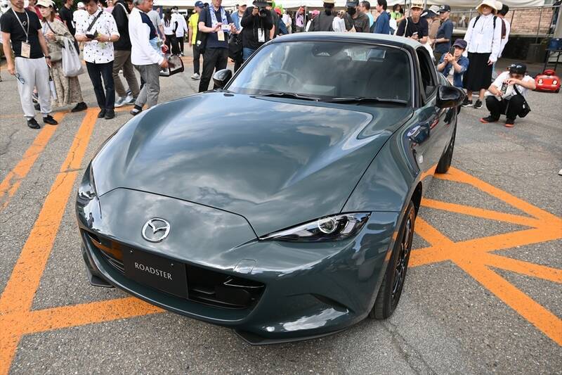 マツダが電撃発表！ ロードスターに待望の新色と特別仕様車が追加も「ディーラーで聞いて」