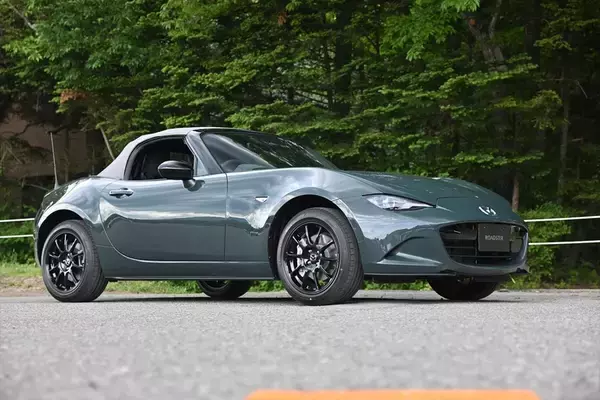 「マツダが電撃発表！ ロードスターに待望の新色と特別仕様車が追加も「ディーラーで聞いて」」の画像