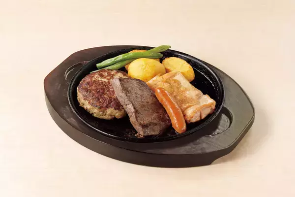 「ライス大盛り無料！ ステーキフェア開幕、4種肉コンボも！ デニーズの夏が茶色い」の画像