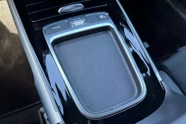 「人も荷物も乗って航続距離1000km超のメルセデス・ベンツ「GLB」はベストSUV」の画像