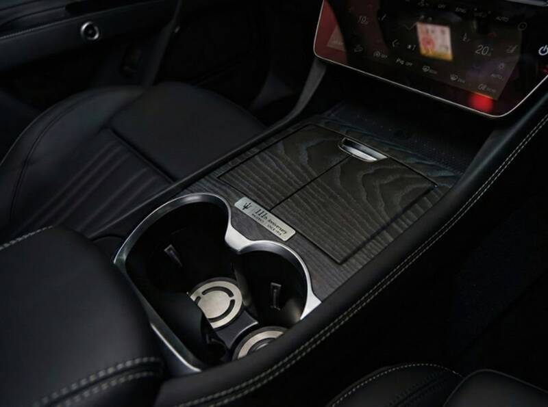 マセラティ“漆黒のSUV”が日本13台限定で登場、価格は1235万円