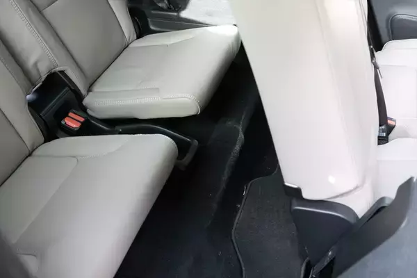 「家族車＝ミニバンはもう古い？ あえてミニバンではなく「3列SUV」を選ぶ3つの理由」の画像