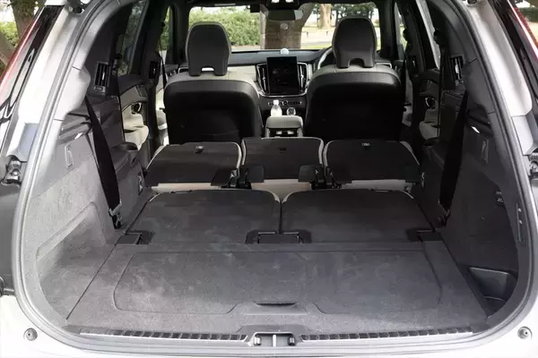 「家族車＝ミニバンはもう古い？ あえてミニバンではなく「3列SUV」を選ぶ3つの理由」の画像