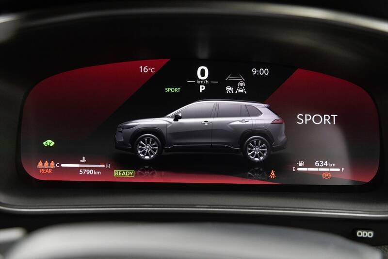 排気量アップでプラス38万円はバグ!? トヨタの良心「カローラクロス GR SPORT」がコスパ最強な理由
