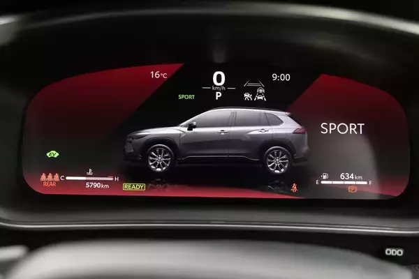 「排気量アップでプラス38万円はバグ!? トヨタの良心「カローラクロス GR SPORT」がコスパ最強な理由」の画像