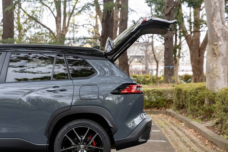 排気量アップでプラス38万円はバグ!? トヨタの良心「カローラクロス GR SPORT」がコスパ最強な理由