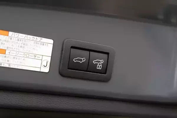 「排気量アップでプラス38万円はバグ!? トヨタの良心「カローラクロス GR SPORT」がコスパ最強な理由」の画像