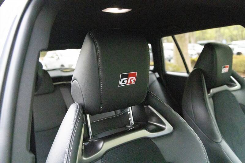 排気量アップでプラス38万円はバグ!? トヨタの良心「カローラクロス GR SPORT」がコスパ最強な理由