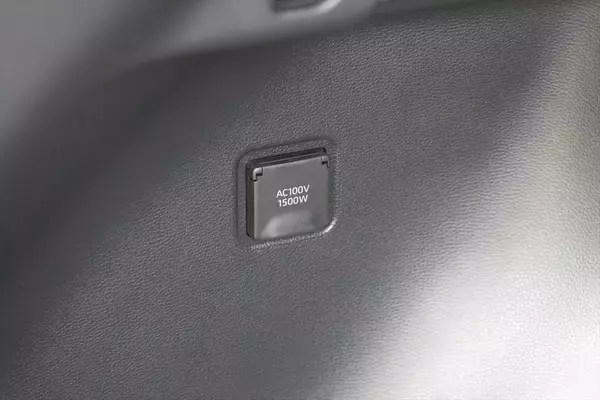 「排気量アップでプラス38万円はバグ!? トヨタの良心「カローラクロス GR SPORT」がコスパ最強な理由」の画像