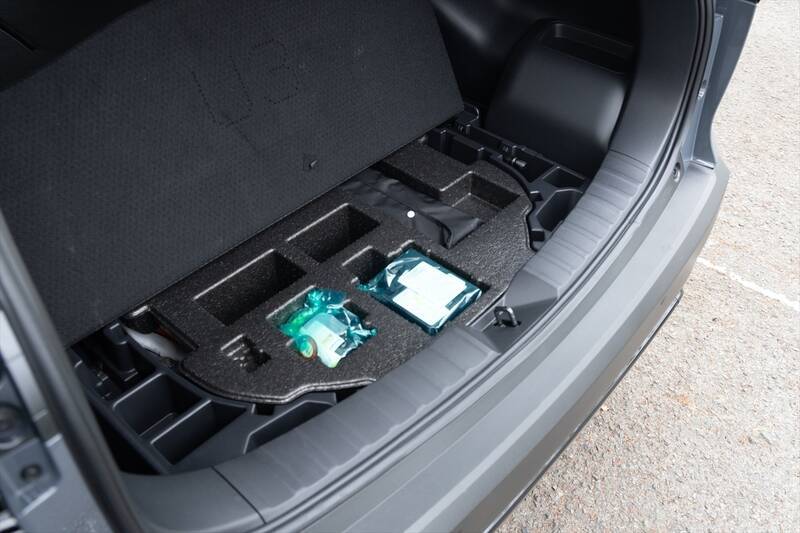 排気量アップでプラス38万円はバグ!? トヨタの良心「カローラクロス GR SPORT」がコスパ最強な理由