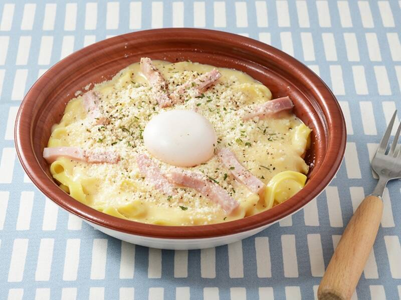 ローソン「ソースたっぷり生パスタ」のカルボナーラ2種がそそる！