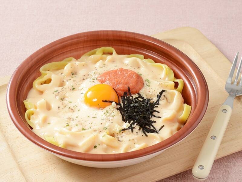ローソン「ソースたっぷり生パスタ」のカルボナーラ2種がそそる！
