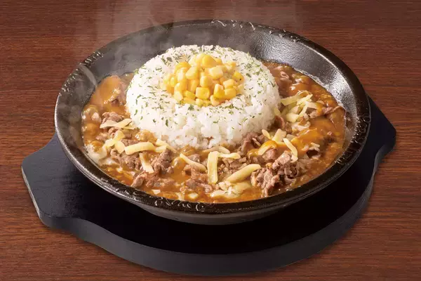 「めちゃおいしそ～！鉄皿ぐつぐつの「焼カレー」、具はステーキ、牛タンなど用意」の画像
