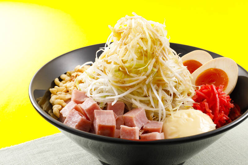 700g級の満腹感！ガッツリ冷やし中華、期間限定で登場　魁力屋