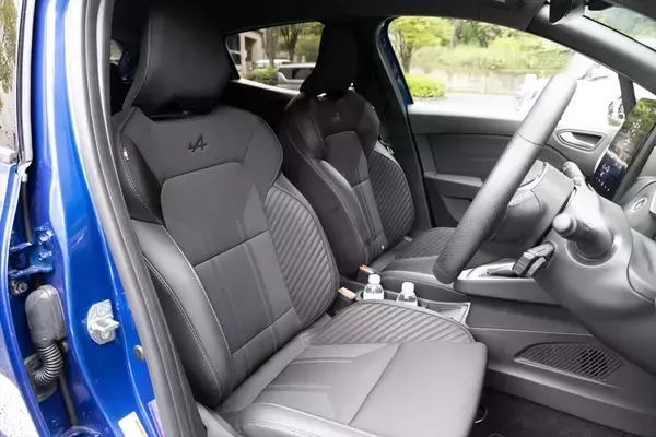 「輸入車No.1の燃費とアルピーヌの走り！ ルノー「ルーテシア」が叶える欲張りな選択」の画像