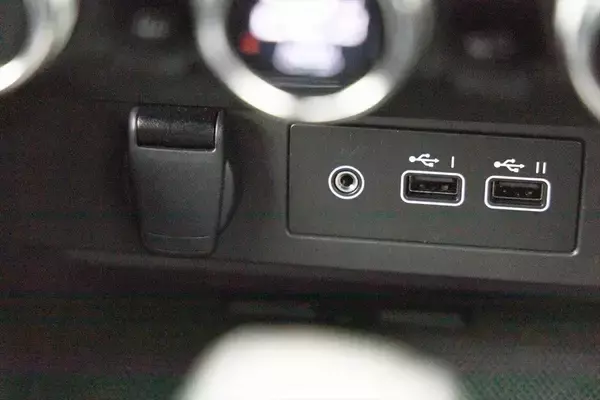 「輸入車No.1の燃費とアルピーヌの走り！ ルノー「ルーテシア」が叶える欲張りな選択」の画像