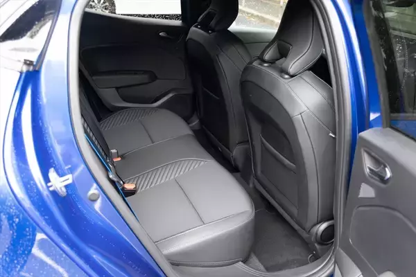 「輸入車No.1の燃費とアルピーヌの走り！ ルノー「ルーテシア」が叶える欲張りな選択」の画像