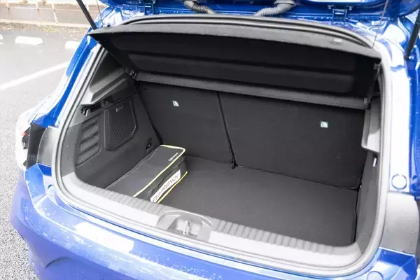 「輸入車No.1の燃費とアルピーヌの走り！ ルノー「ルーテシア」が叶える欲張りな選択」の画像