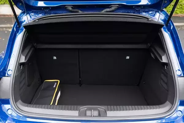 「輸入車No.1の燃費とアルピーヌの走り！ ルノー「ルーテシア」が叶える欲張りな選択」の画像