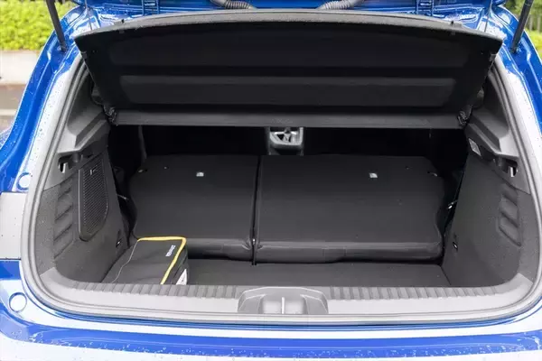 「輸入車No.1の燃費とアルピーヌの走り！ ルノー「ルーテシア」が叶える欲張りな選択」の画像