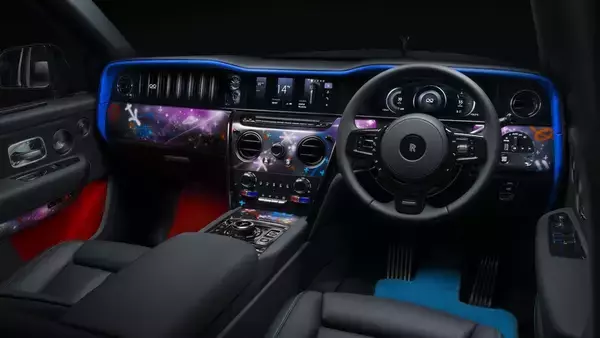 「ロールス・ロイス、ついに車をキャンバスにしてしまう 宇宙と現代アート満載のカリナン爆誕」の画像