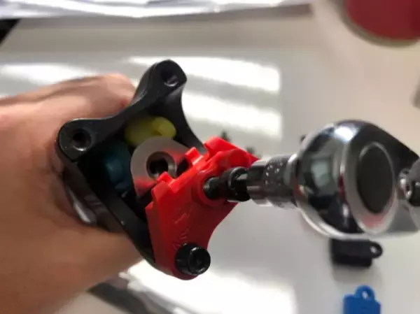 「自転車vs.ロードスター　シートポストサスペンションの乗り心地を測ってみた」の画像