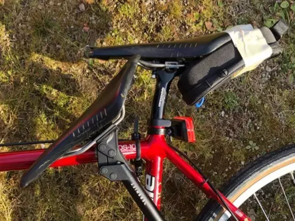 「自転車vs.ロードスター　シートポストサスペンションの乗り心地を測ってみた」の画像