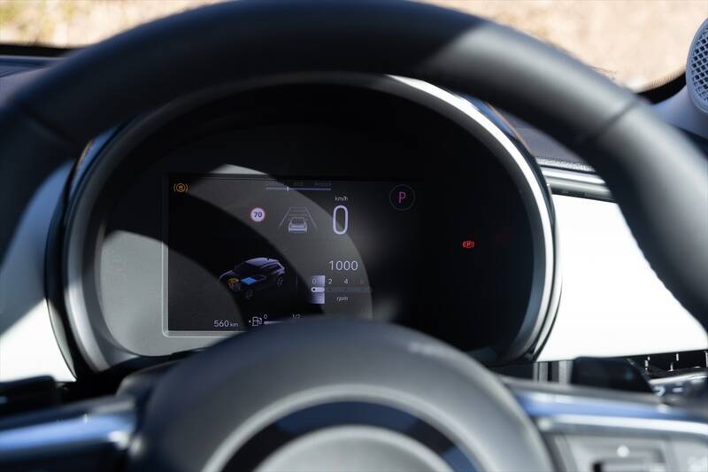 後席も荷室も我慢しない！ FIAT500の魂を受け継ぐ5ドアSUV「600（セイチェント）」がめちゃ優秀