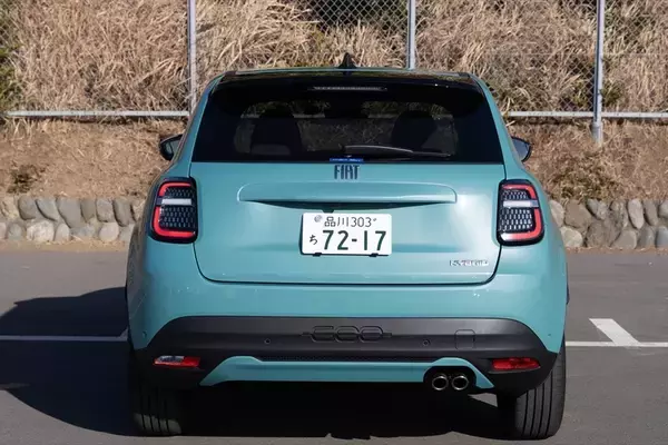 「後席も荷室も我慢しない！ FIAT500の魂を受け継ぐ5ドアSUV「600（セイチェント）」がめちゃ優秀」の画像
