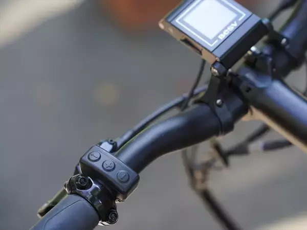 「オシャレだけど走りはガチのe-bike！ BESV「PS-1」は電動アシストが切れても快適に走れる」の画像