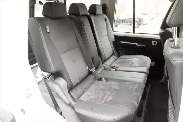 「無骨でカッコイイ！ 500万円以下でSUVを買うならトヨタ「ランクル70」しかない」の画像