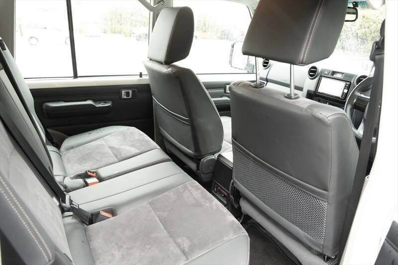 無骨でカッコイイ！ 500万円以下でSUVを買うならトヨタ「ランクル70」しかない