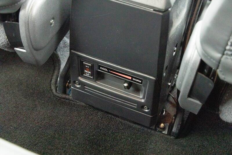 無骨でカッコイイ！ 500万円以下でSUVを買うならトヨタ「ランクル70」しかない