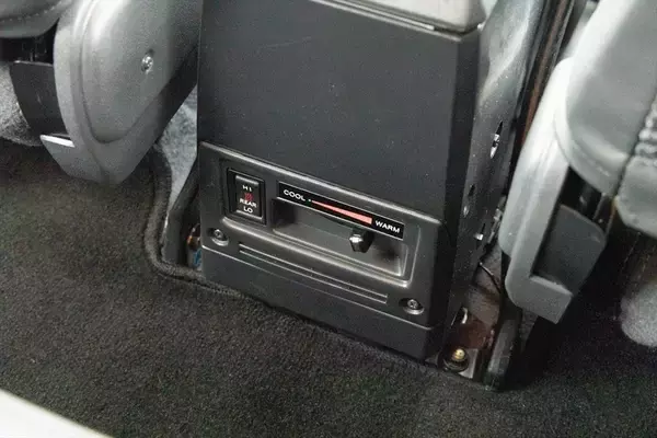 「無骨でカッコイイ！ 500万円以下でSUVを買うならトヨタ「ランクル70」しかない」の画像