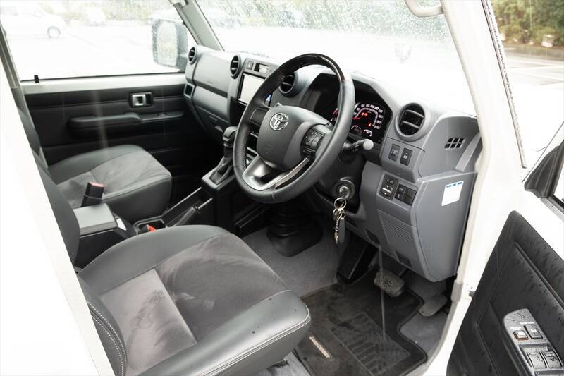 無骨でカッコイイ！ 500万円以下でSUVを買うならトヨタ「ランクル70」しかない