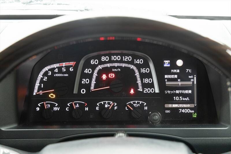 無骨でカッコイイ！ 500万円以下でSUVを買うならトヨタ「ランクル70」しかない